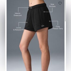 BRAND NEW TAGS ON ALO Acolade Sweat Short